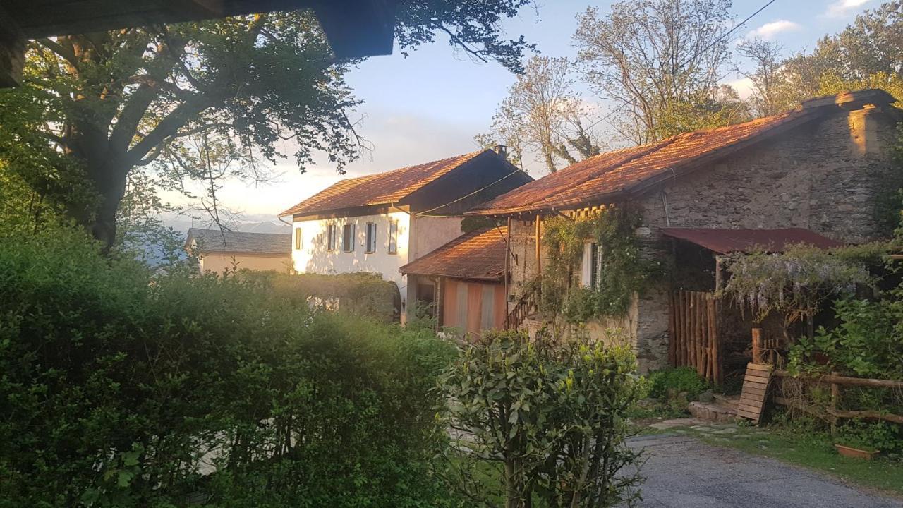 B&B Il Gatto Nero Castelveccana Exterior foto